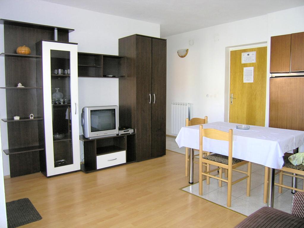 Zahija Apartment Krk Bilik gambar