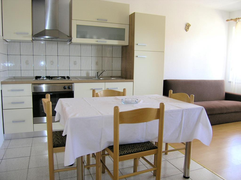 Zahija Apartment Krk Bilik gambar